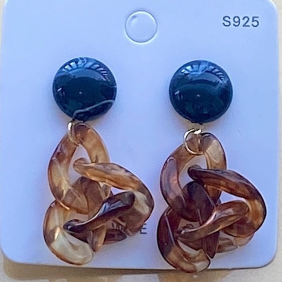 NWT Tortoiseshell Chain Link Blue Chinoiserie Stud Earrings - Picture 2 of 6